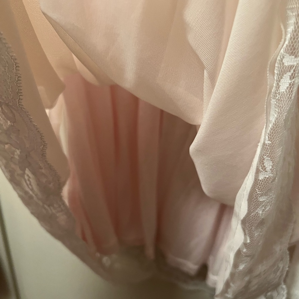 COPY - 2 nighties 1- pink sz large. 1-white size small Like new condition - Picture 7 of 15